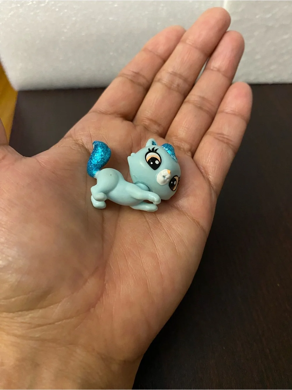 Littlest Pet Shop Blue Glitter Kitten on Bright Blue Chair